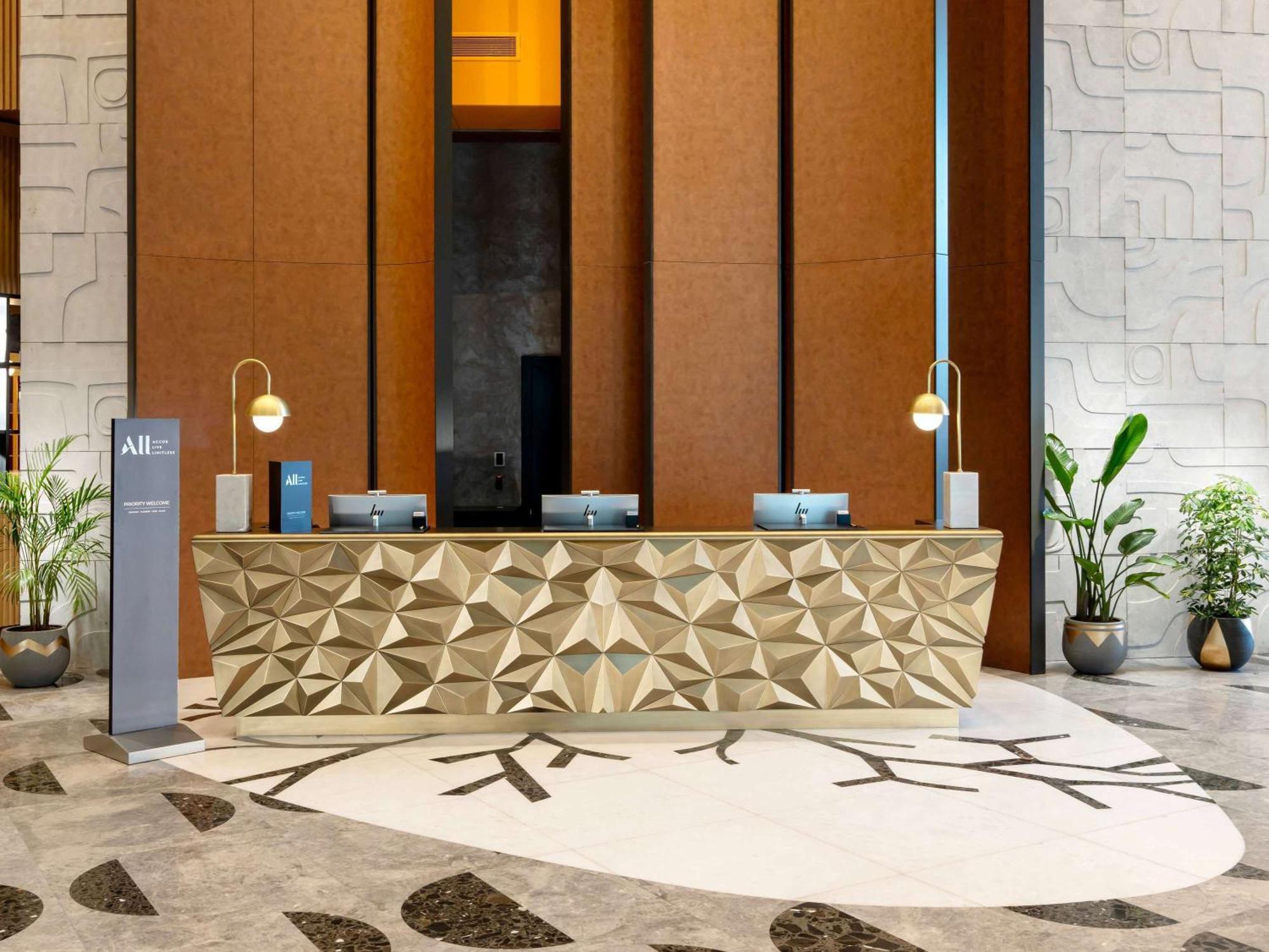 Moevenpick Hotel Istanbul Marmara Sea Exterior foto